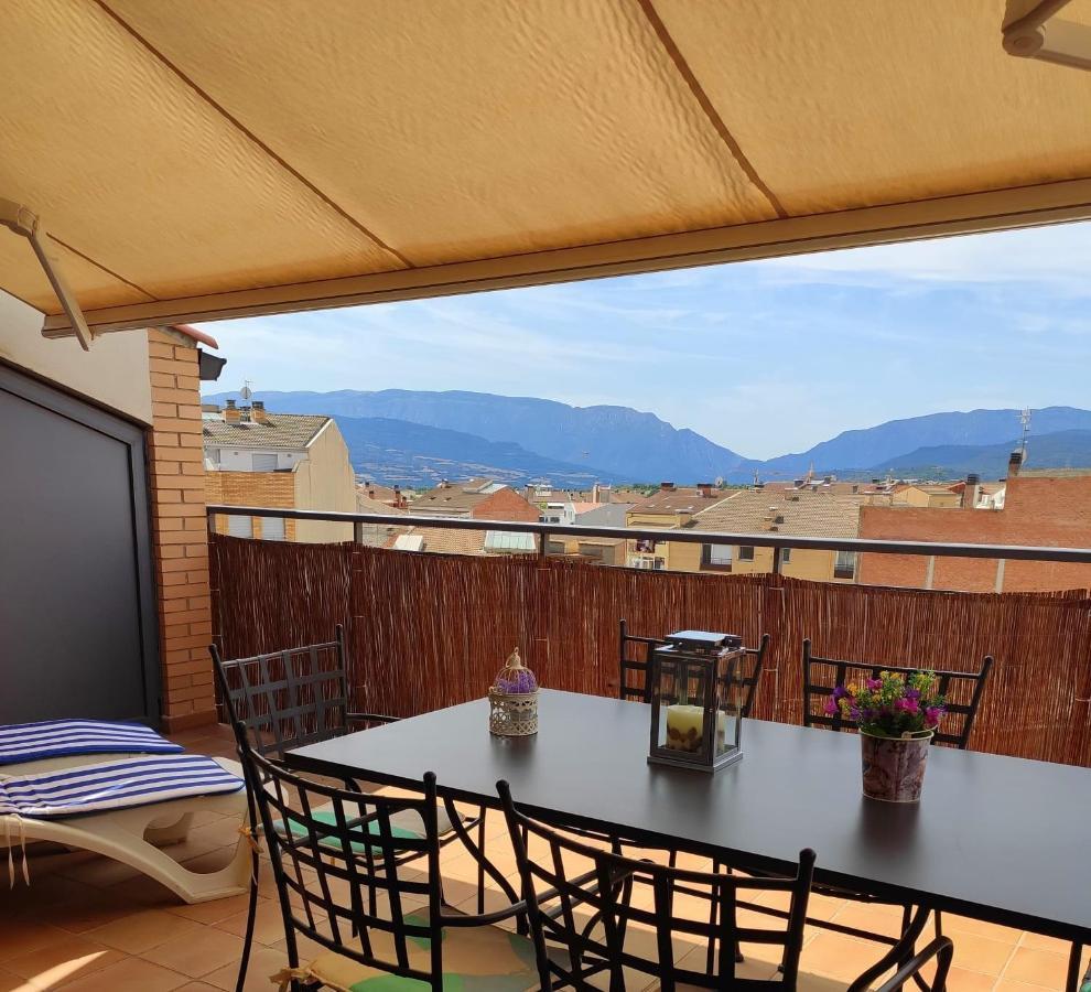 Acogedor Atico Duplex En Tremp Apartment Bagian luar foto