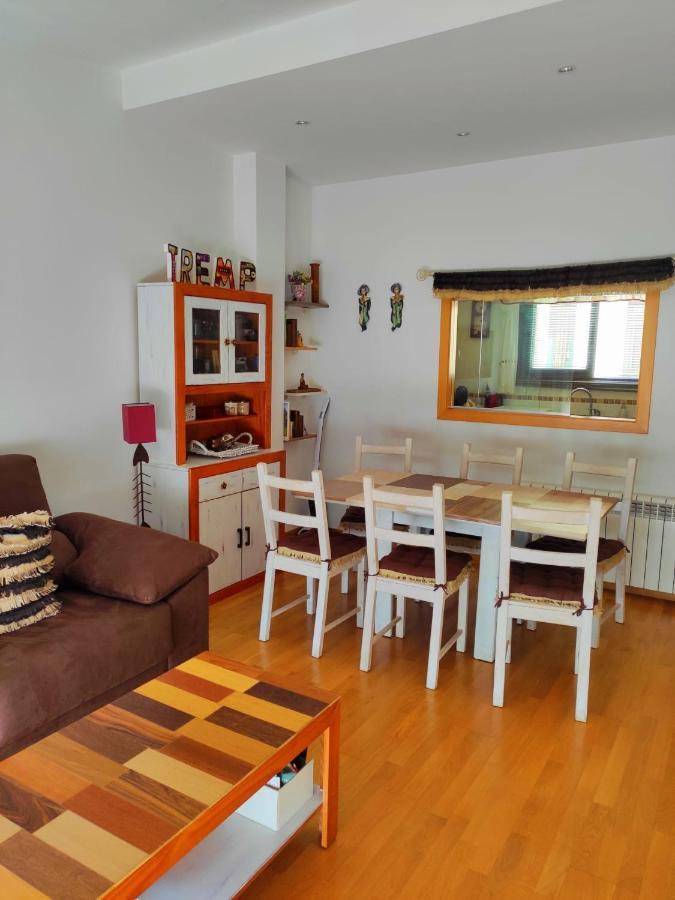 Acogedor Atico Duplex En Tremp Apartment Bagian luar foto