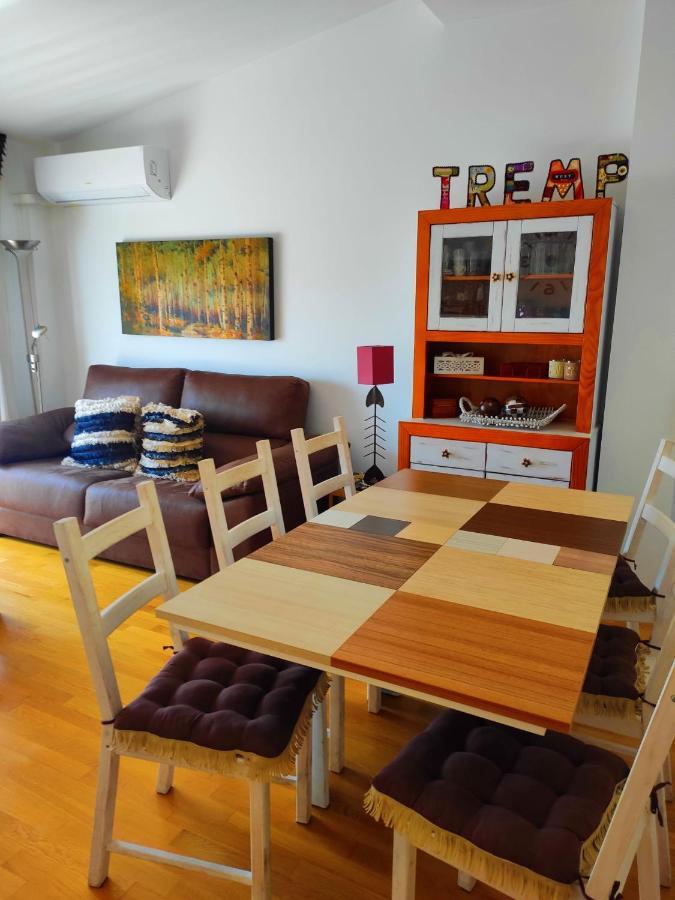 Acogedor Atico Duplex En Tremp Apartment Bagian luar foto