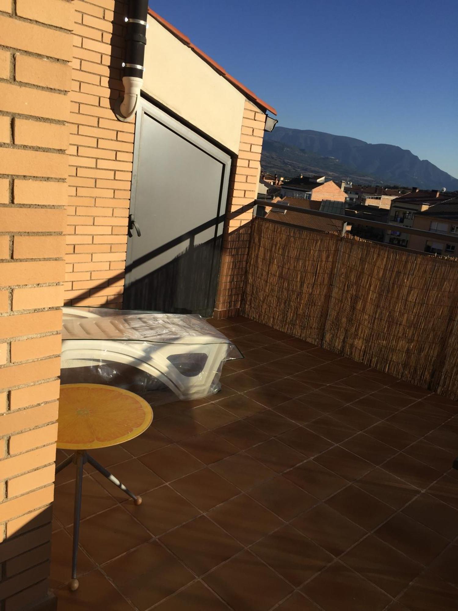 Acogedor Atico Duplex En Tremp Apartment Bagian luar foto